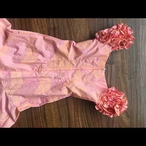 Hawaiian traditional dress "muumuu"